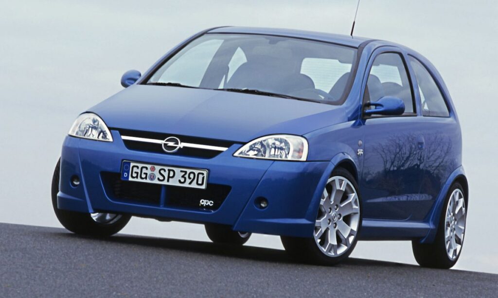 Veja os pontos fortes e os defeitos mais comuns de ter um Corsa em 2026