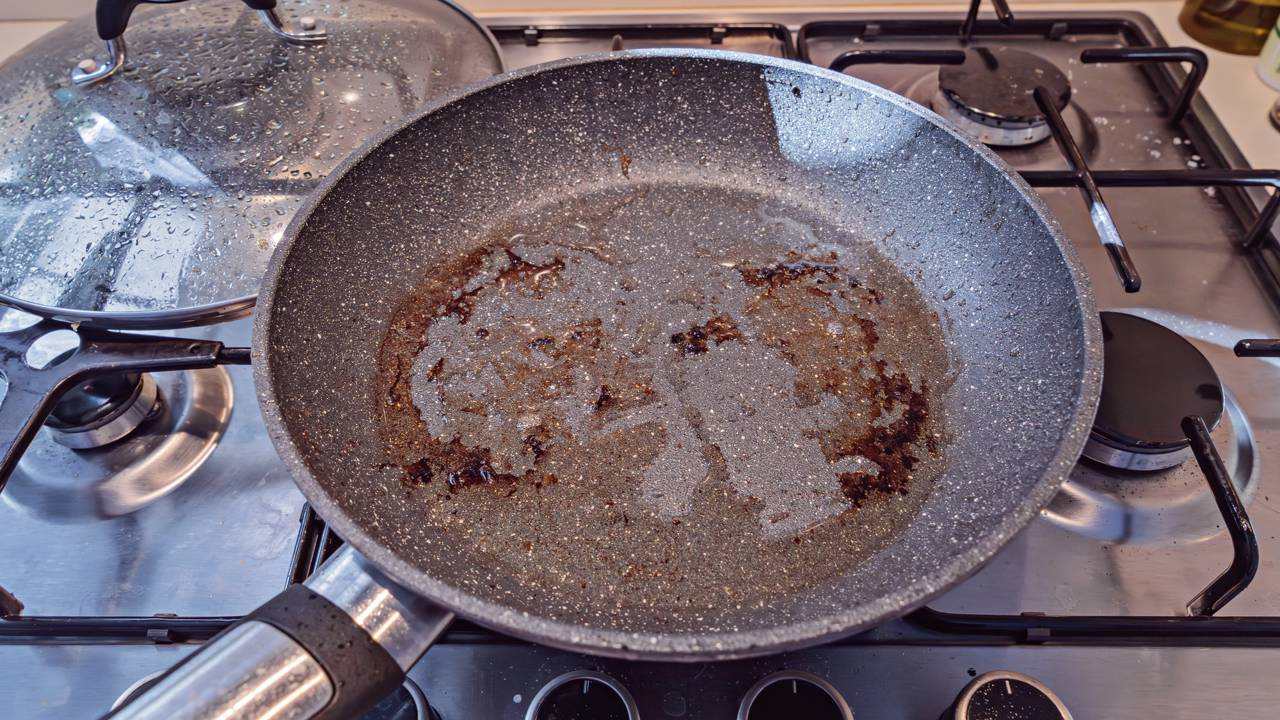 Segredo do Sal facilita limpeza de panela sem esforço excessivo