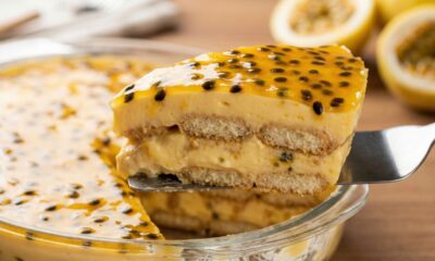 Receita fácil de pavê de maracujá com mousse e cobertura azedinha