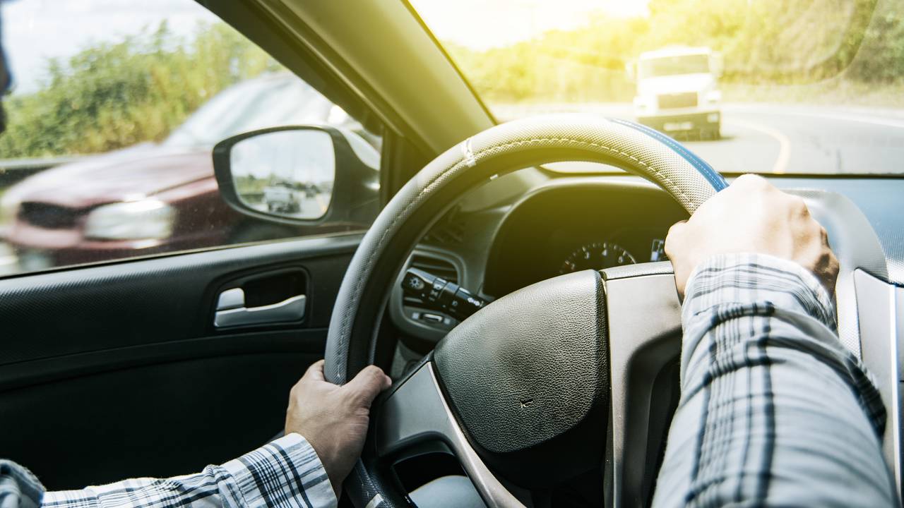 Recém-habilitado, fuja do modo automático, os truques de rodovia que evitam sustos e multas