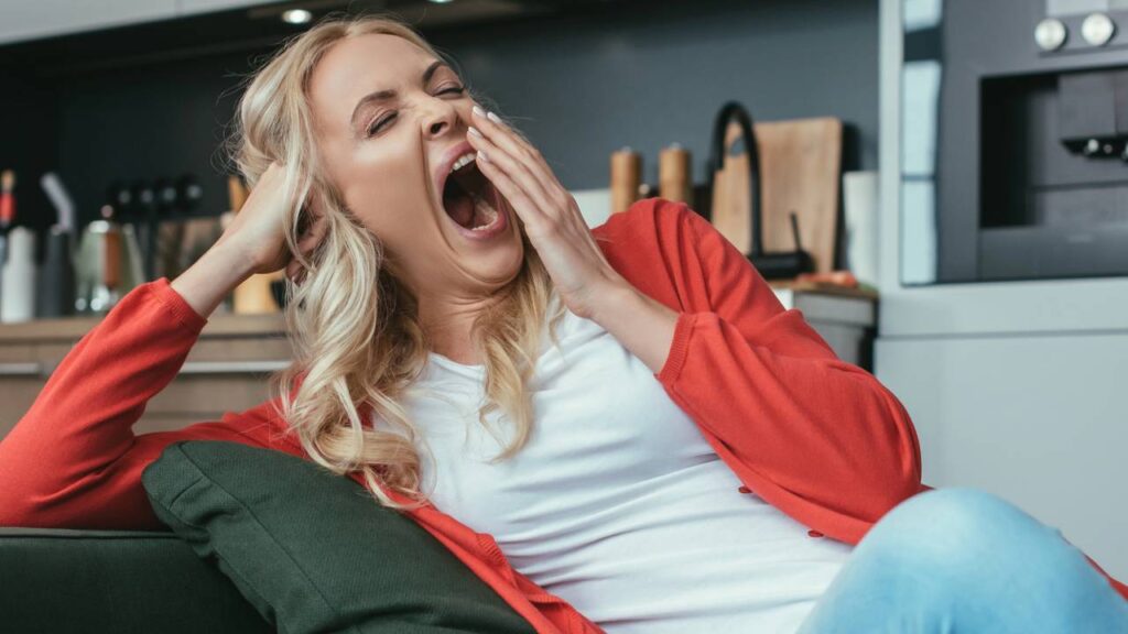 O que significa esse soninho que aparece sem aviso depois do almoço