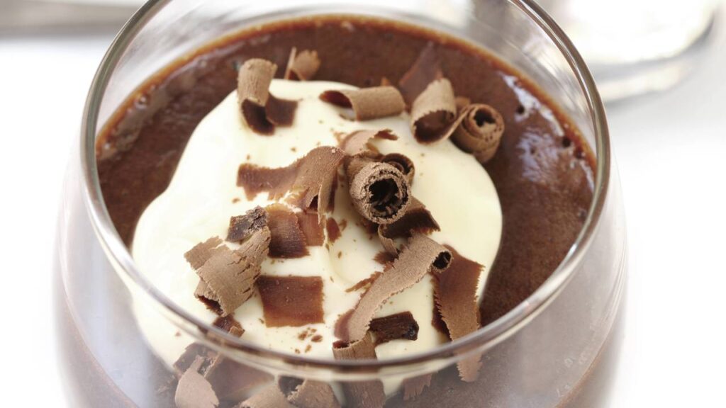 Sobremesa de pudim de prestígio natalino para tornar sua ceia inesquecível com cremosidade e sabor de verdade