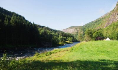 O ar perto da água muda a sensação térmica de um jeito curioso
