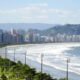 Com o 6º lugar no ranking de vida, essa cidade tem o maior jardim de praia do mundo e o maior porto da América Latina