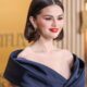 A evolução fashion de Selena Gomez esconde uma estratégia brilhante de imagem pública e sucesso