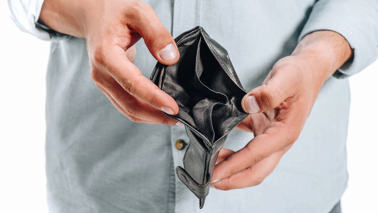 Pequenos hábitos estão entre os gastos invisíveis que fazem seu dinheiro desaparecer