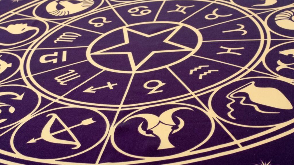 A cor de roupa ideal para cada signo na virada de 2026 une energia espiritual, significado místico e estilo para o Réveillon