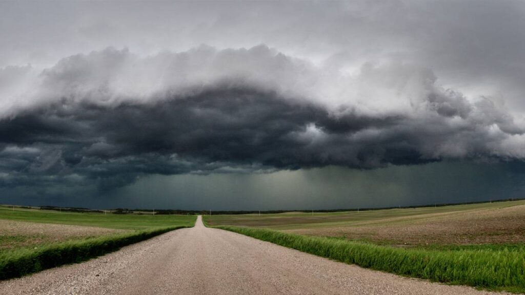 Por que o vento costuma parar logo antes de uma tempestade e deixa o ar com uma calma estranha