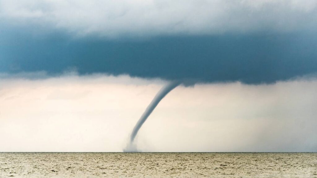 Em áreas abertas, o vento parece girar de repente e isso tem uma explicação natural