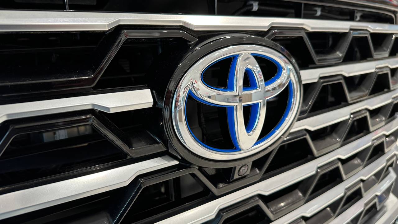 Toyota confirma lançamento de seu primeiro carro elétrico no Brasil
