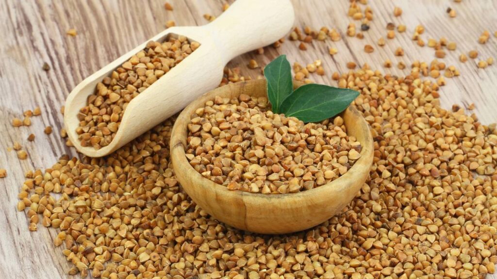 O grão antigo que, quando tostado, ganha sabor de pão fresco e surpreende na cozinha