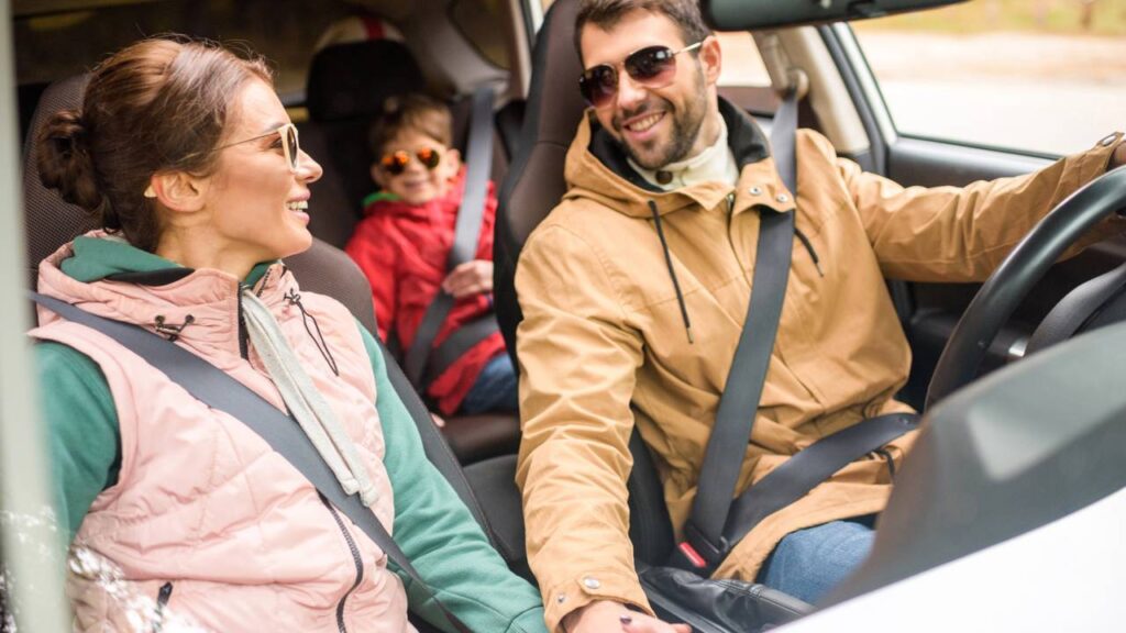 Antes de viajar de carro, confira esses cuidados simples que garantem uma viagem tranquila