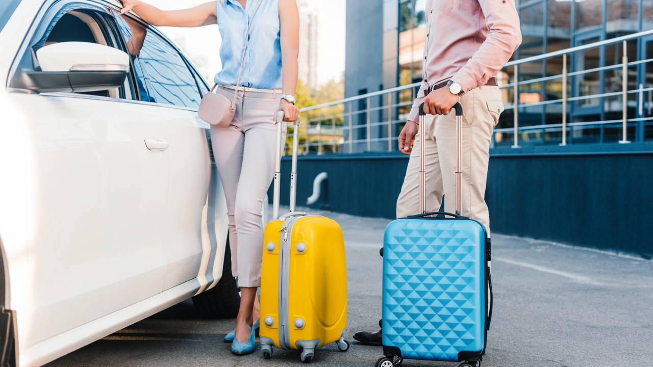 Antes de viajar de carro, confira esses cuidados simples que garantem uma viagem tranquila