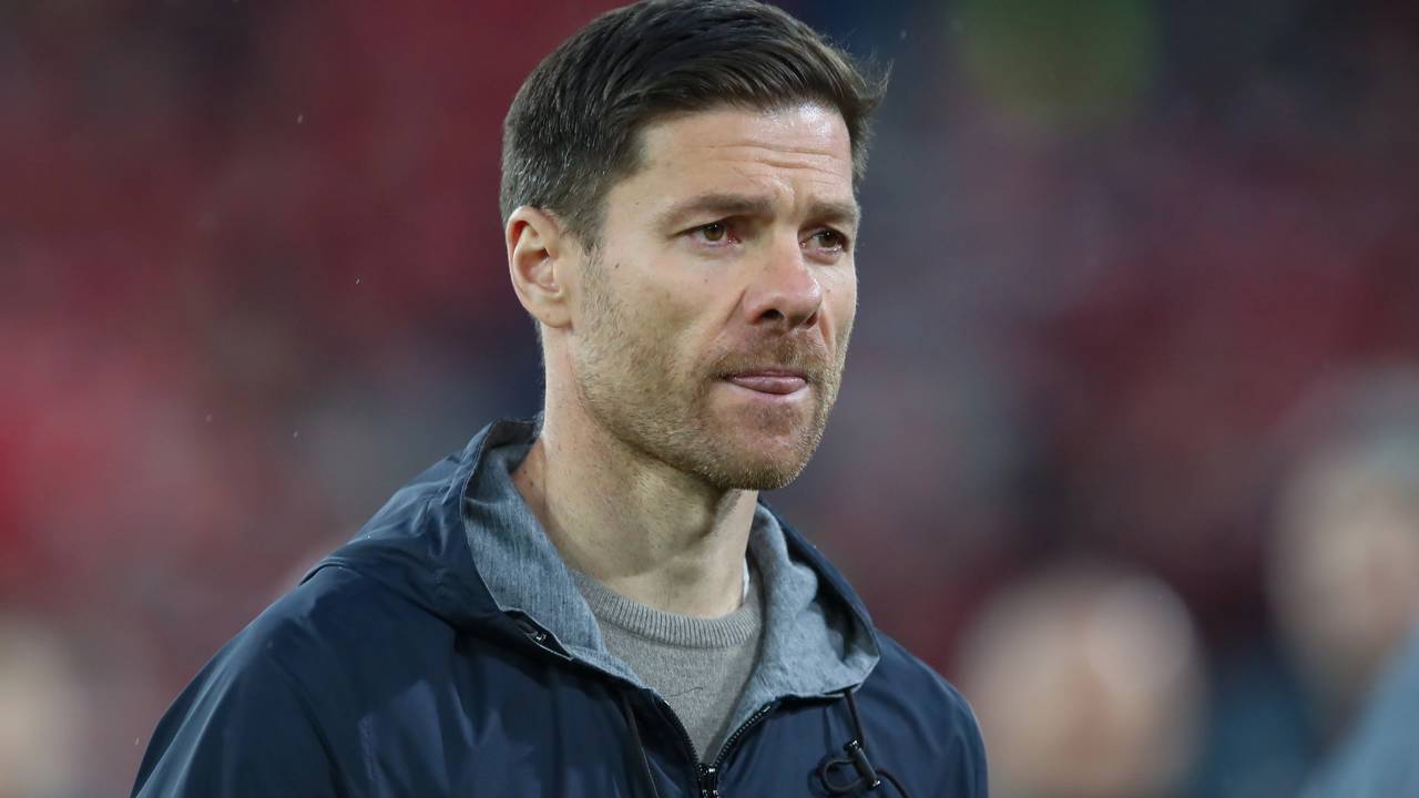Liverpool recebe sinal positivo de Xabi Alonso e avalia cenário para o futuro