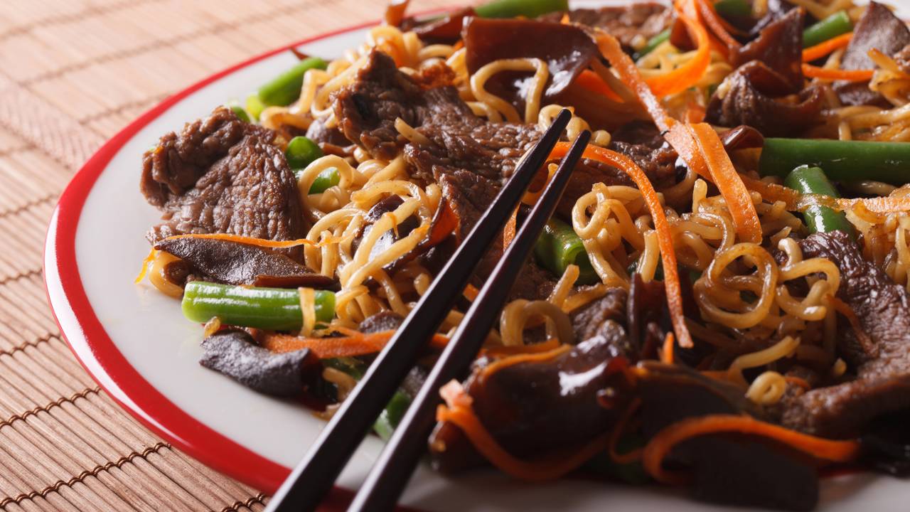 Uma dica simples que transforma seu yakisoba em poucos minutos