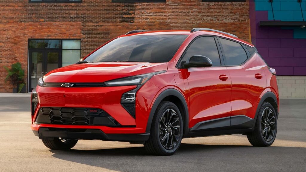 Chevrolet Bolt 2027 retorna como opção elétrica temporária no mercado