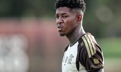 Vitão, zagueiro do Flamengo