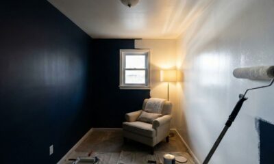 A melhor cor de tinta para quarto escuro que dobra a iluminação