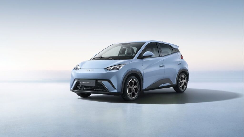 5 carros elétricos que já cabem no Uber Black e custam menos do que parece