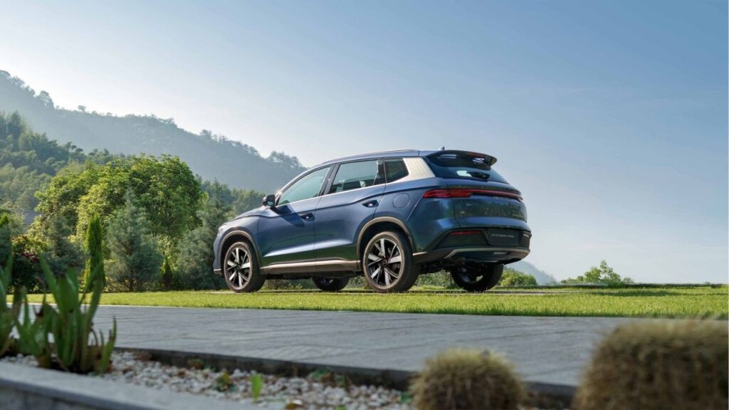 ovo BYD Song Pro une tecnologia híbrida e flex para mais economia