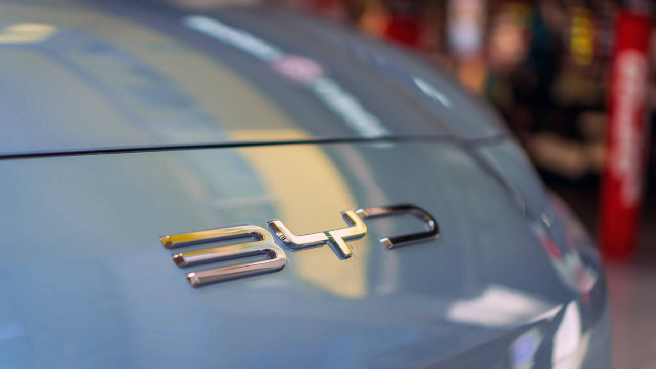 BYD adota Android Automotive OS e melhora software dos seus carros elétricos