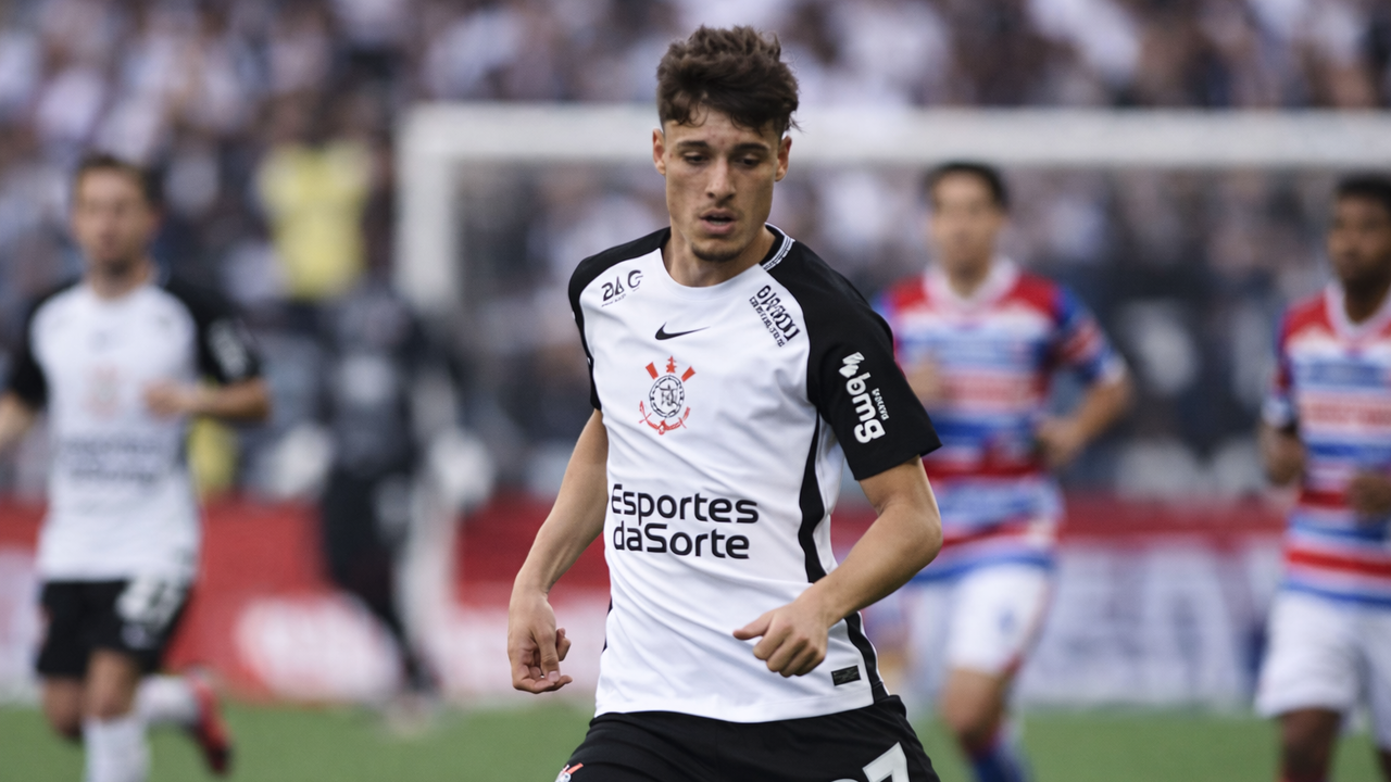 Arsenal avança por Breno Bidon e pressiona o Corinthians no mercado pela contratação