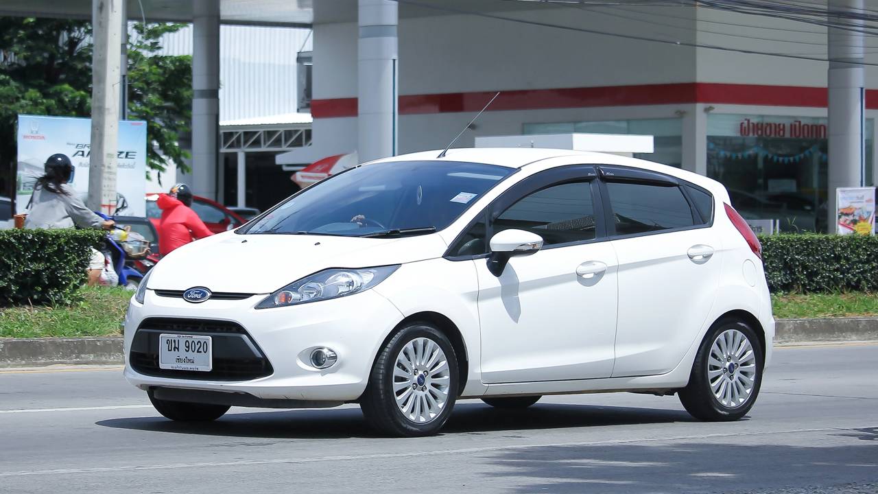 Carros populares usados até R$ 40 mil que enganam no preço final