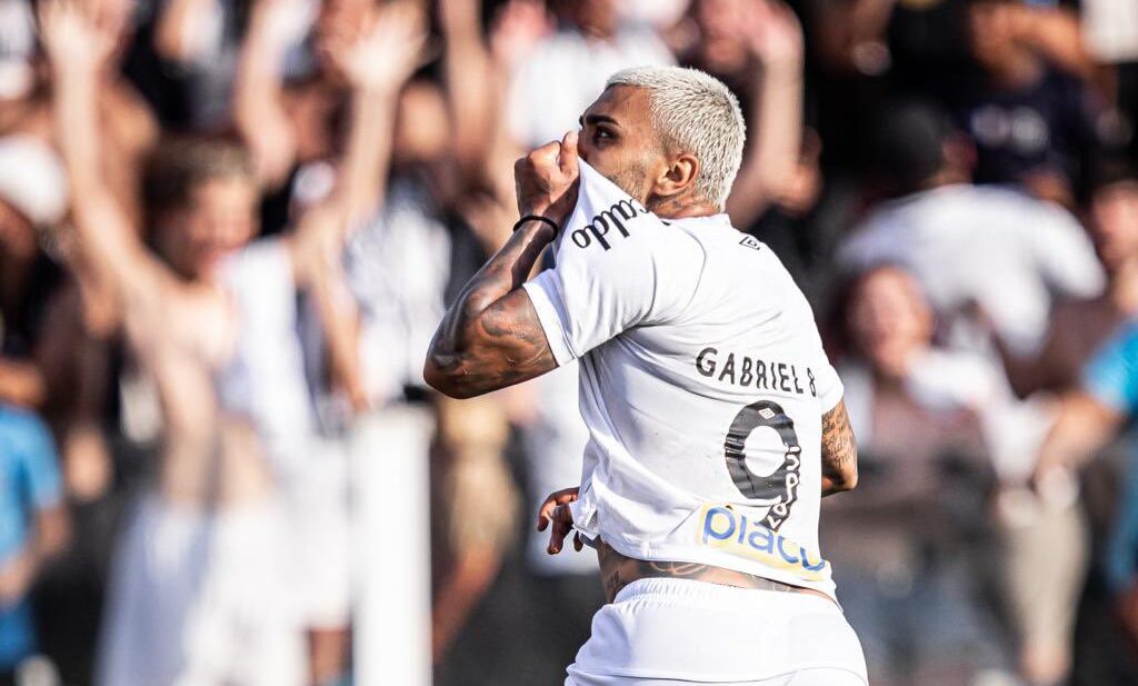 Gabigol marca em reestreia pelo Santos; saiba como foi o desempenho