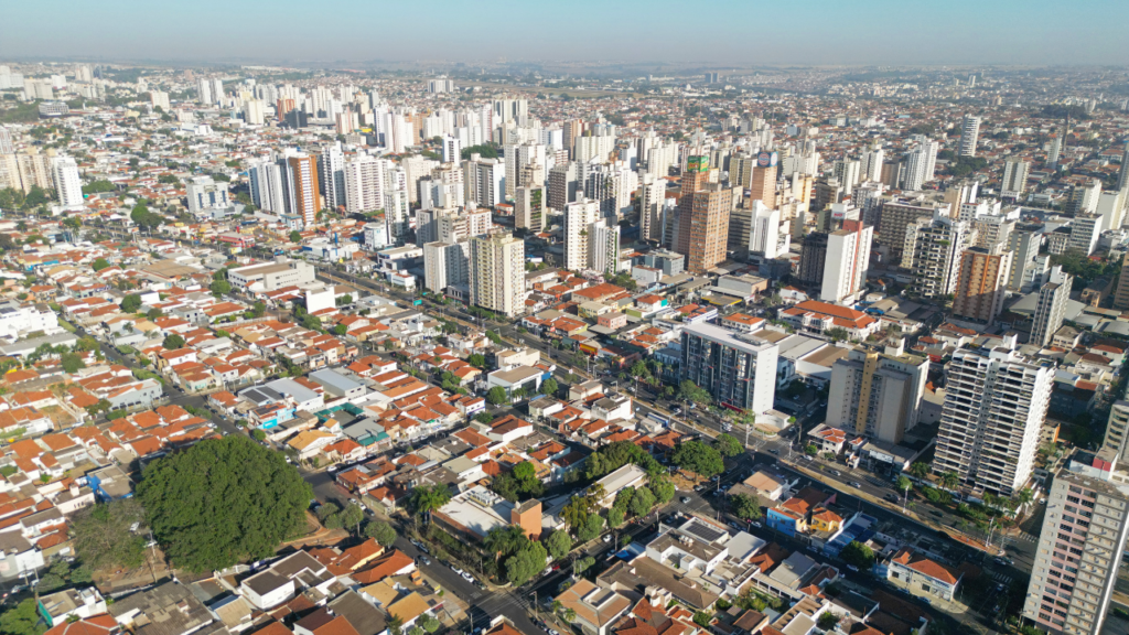 A cidade de São Paulo referência em medicina de ponta que atrai quem busca longevidade com vida leve