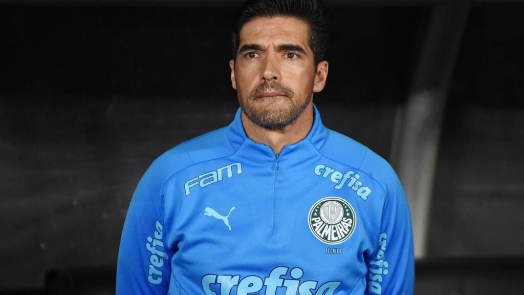 Abel Ferreira é punido com 8 jogos pelo STJD após expulsões no Brasileirão