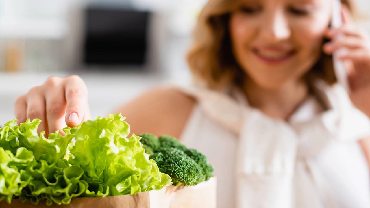 O que é uma alimentação saudável e por que tanta gente ainda se confunde na hora de comer melhor