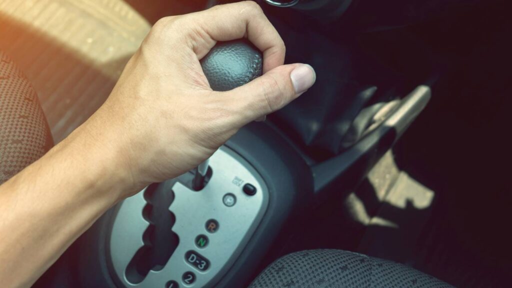 Conheça o básico sobre carros que pode evitar gastos, dores de cabeça e ajudar você a tomar decisões mais seguras ao dirigir
