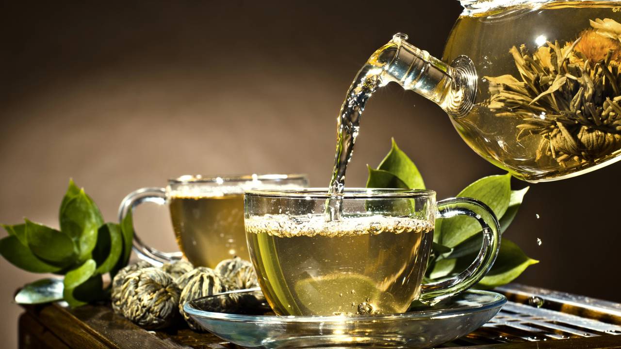 Chá de boldo: para que serve e quais são os 5 principais benefícios