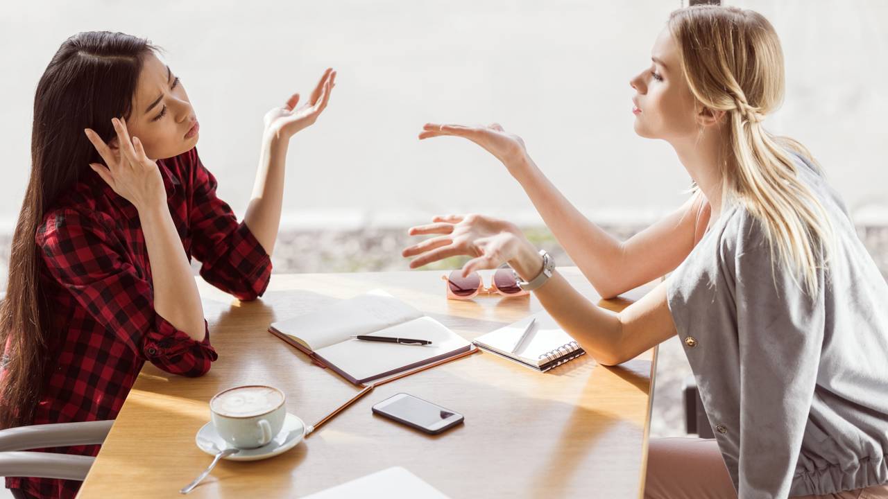 A técnica do FBI para fazer as pessoas falarem sem que elas percebam