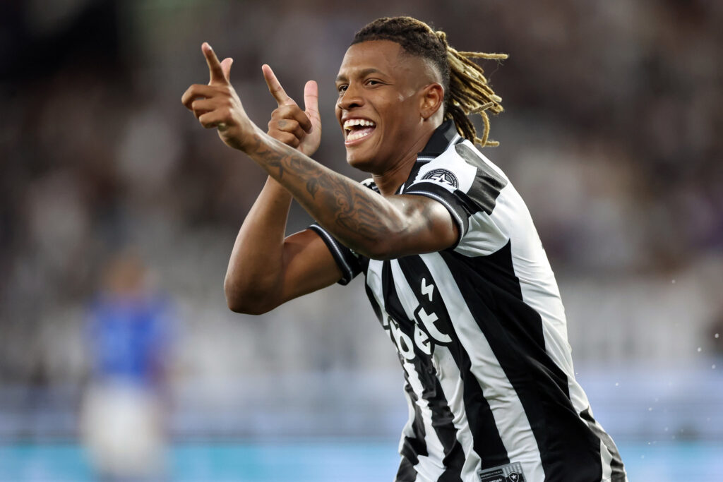 Volante do Botafogo recusa proposta de R$ 147 milhões de gigante europeu