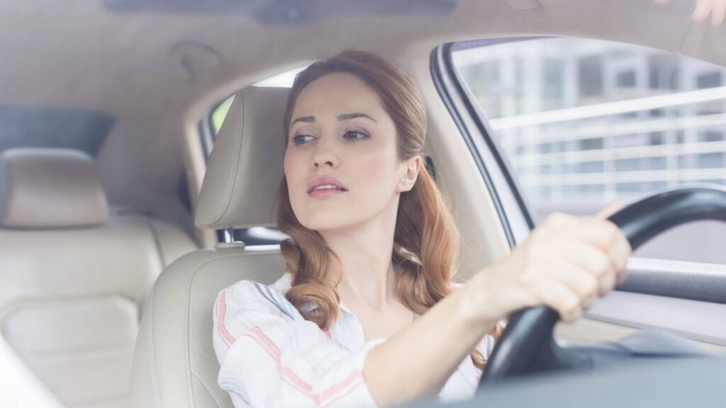 Dicas para dirigir na cidade que ajudam a lidar melhor com trânsito intenso e situações inesperadas