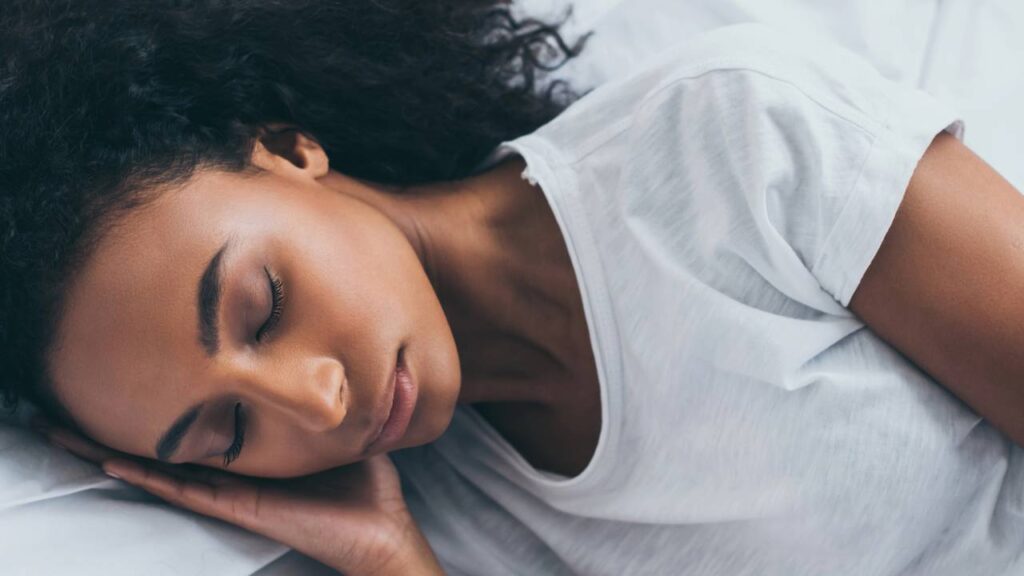 Esse truque militar ajuda você a dormir em até 120 segundos mesmo com a mente agitada