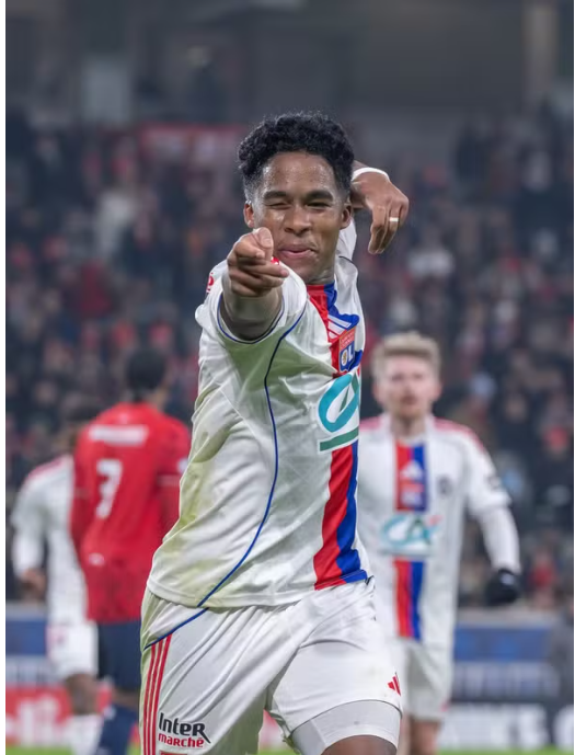 Chelsea sinaliza interesse por Endrick e faz oferta milionária, enquanto o Real Madrid resiste às investidas