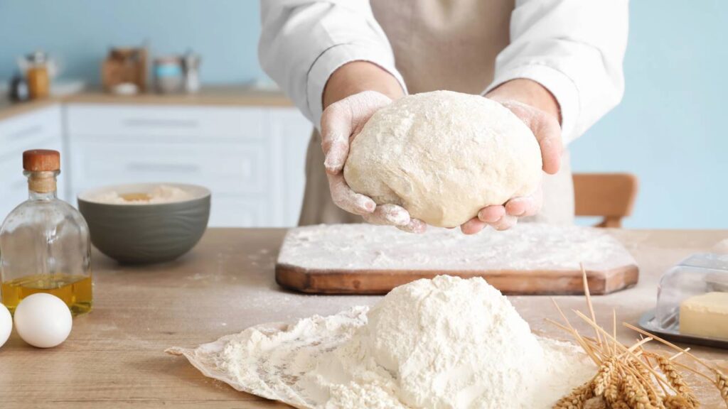O pão caseiro sempre perfuma a casa de um jeito que o industrializado não consegue