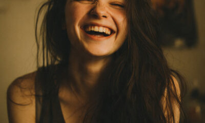 Por que não conseguimos fazer cócegas em nós mesmos?