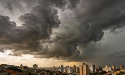 O fenômeno natural que deixa o ar pesado antes da chuva chegar