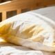 O que significa quando o travesseiro fica amarelado mesmo com fronha limpa