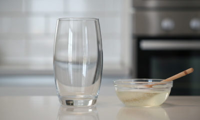 Receita de limpador de copos com 2 ingredientes garante transparência total