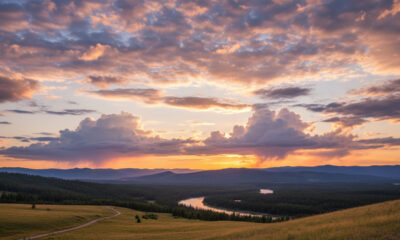 O fenômeno curioso que faz algumas nuvens parecerem paradas no céu por horas