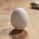 Como saber se o ovo está podre sem quebrar e evitar riscos à saúde