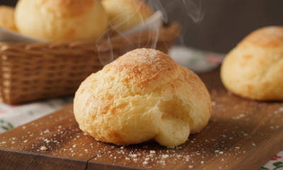 Aprenda a fazer o pão de queijo caseiro perfeito, crocante por fora e delicioso por dentro