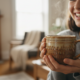 O que significa ter uma caneca favorita, segundo a psicologia
