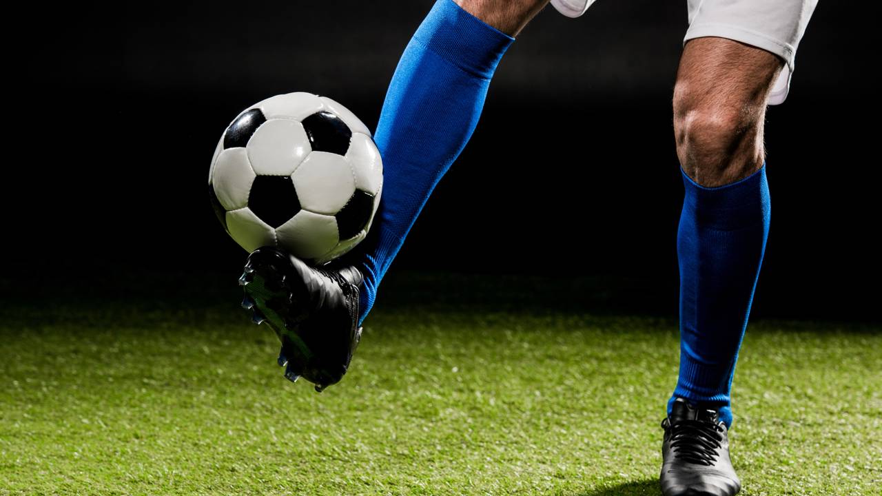 Jogadores livres no mercado 2026: 11 nomes famosos que estão sem clube e podem surpreender