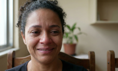 Por que as vezes rimos em momentos de tristeza, segundo a psicologia