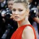 Como o estilo Kate Moss sobreviveu a três décadas e continua sendo imbatível na moda